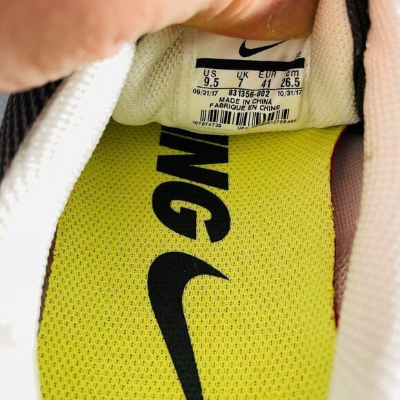 EXCELLENT Condition NIKE Air Zoom Pegasus 33 Grey White Black Womens 9.5 US 41 - Picture 7 of 7